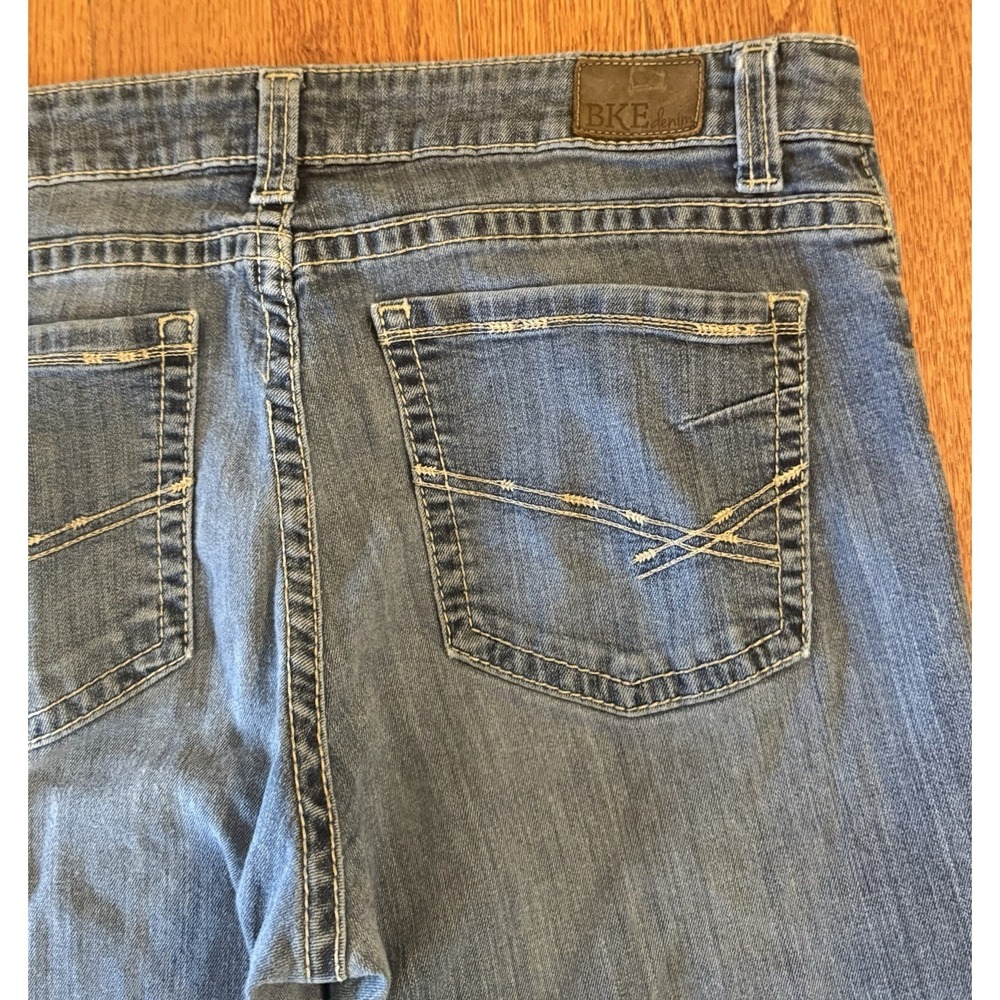 BKE Dakota Blue Jeans 32R 32x31 Medium Wash Boot Cut Whiskered Cowgirl Western - Picture 3 of 11